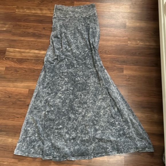 Long skirt - Picture 1 of 1